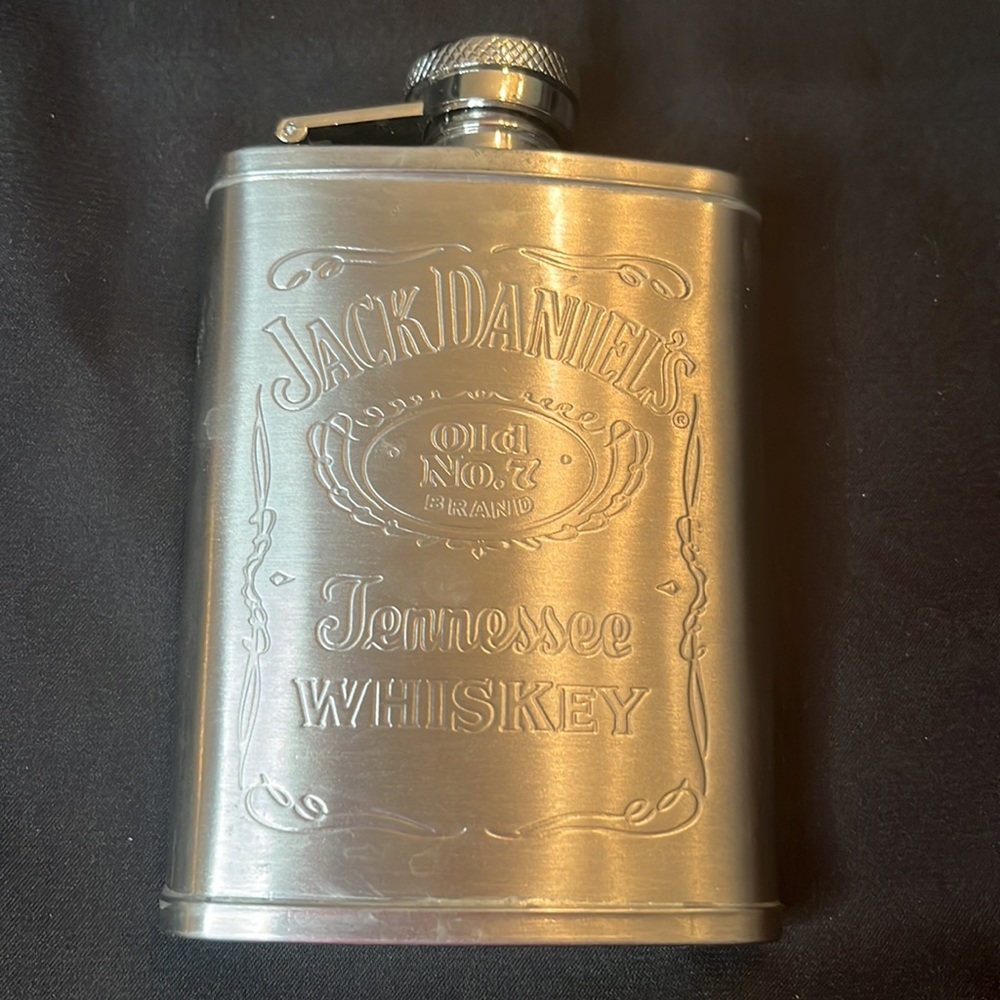 Jack Daniels, Tennessee whiskey flask 3 oz